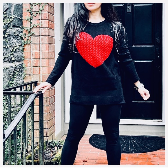 Love ❤️ Heart chic sweater - Picture 4 of 11